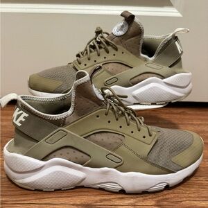 Nike Air Huarache Light Olive Green Size 12